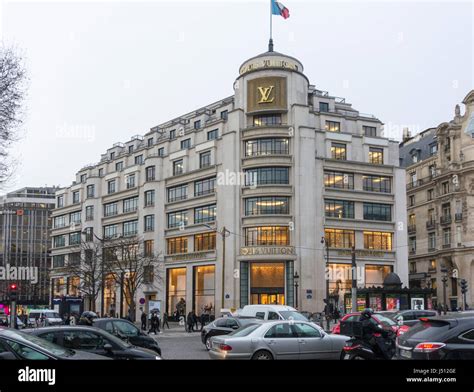 paris champs elysees louis vuitton